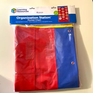 NWT 28 pocket organizer -